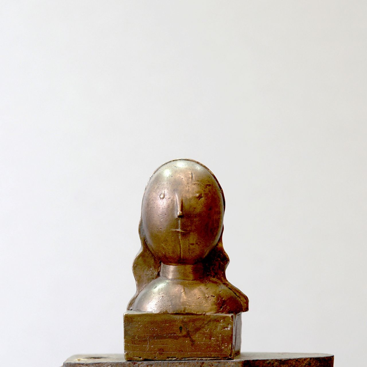 "Женский мотив", 11 см, бронза, 1984 год (фото Василий Рябченко)