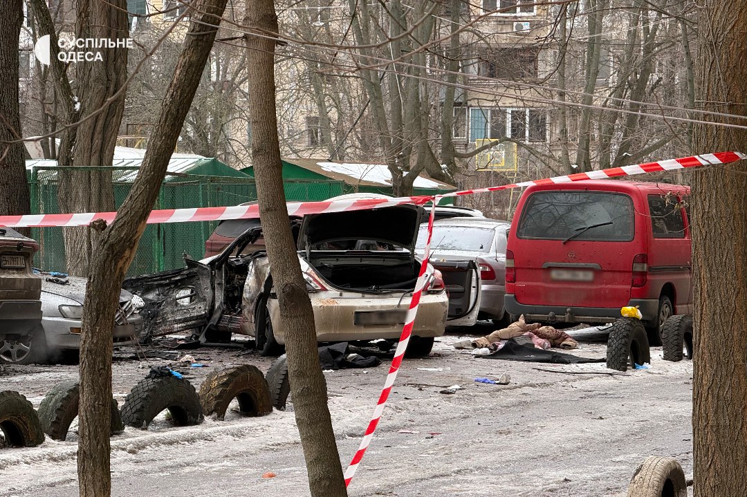 Автомобиль после взрыва.