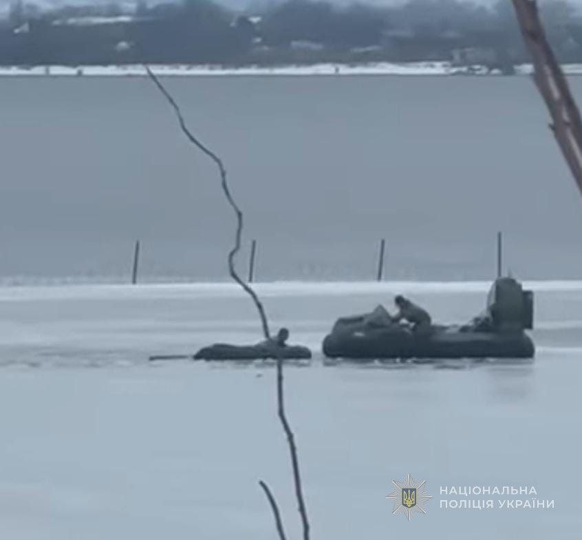 Место, где дети провалились под лед.