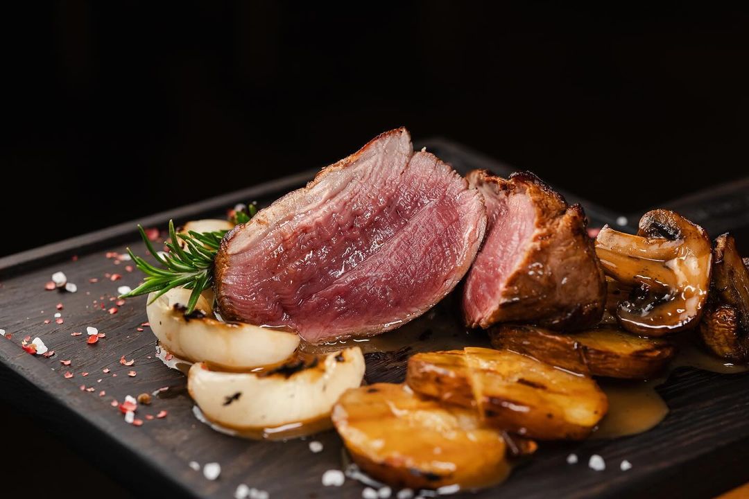 Мясное меню в ресторане Probka Bar.