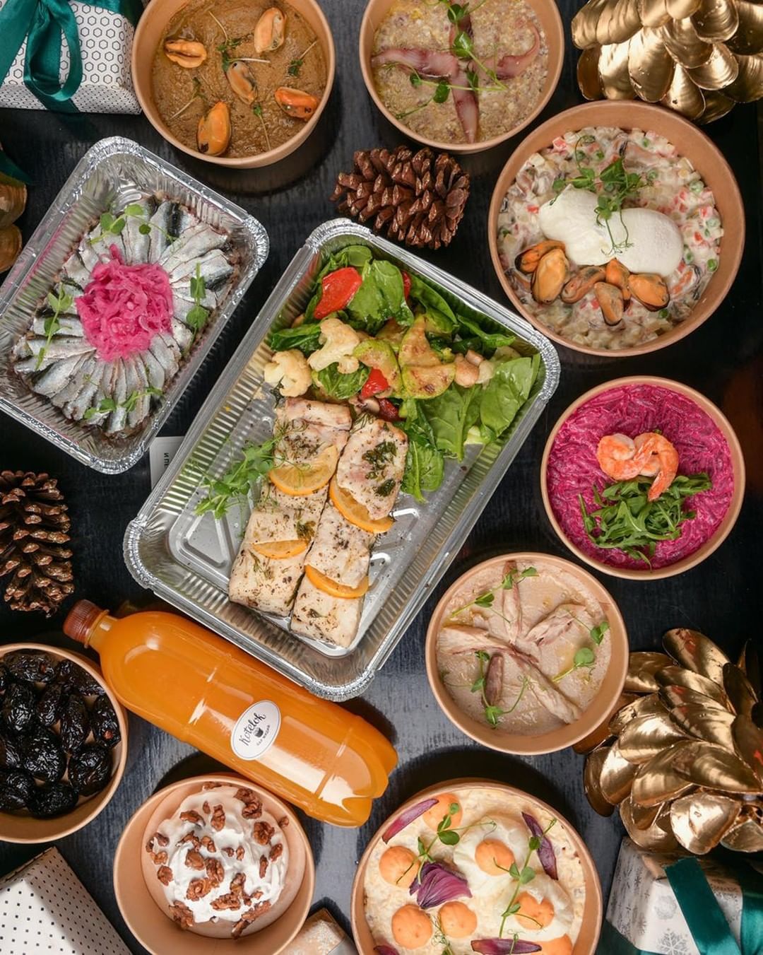 Ассортимент для праздничного предзаказа от бара мидий "Котелок".