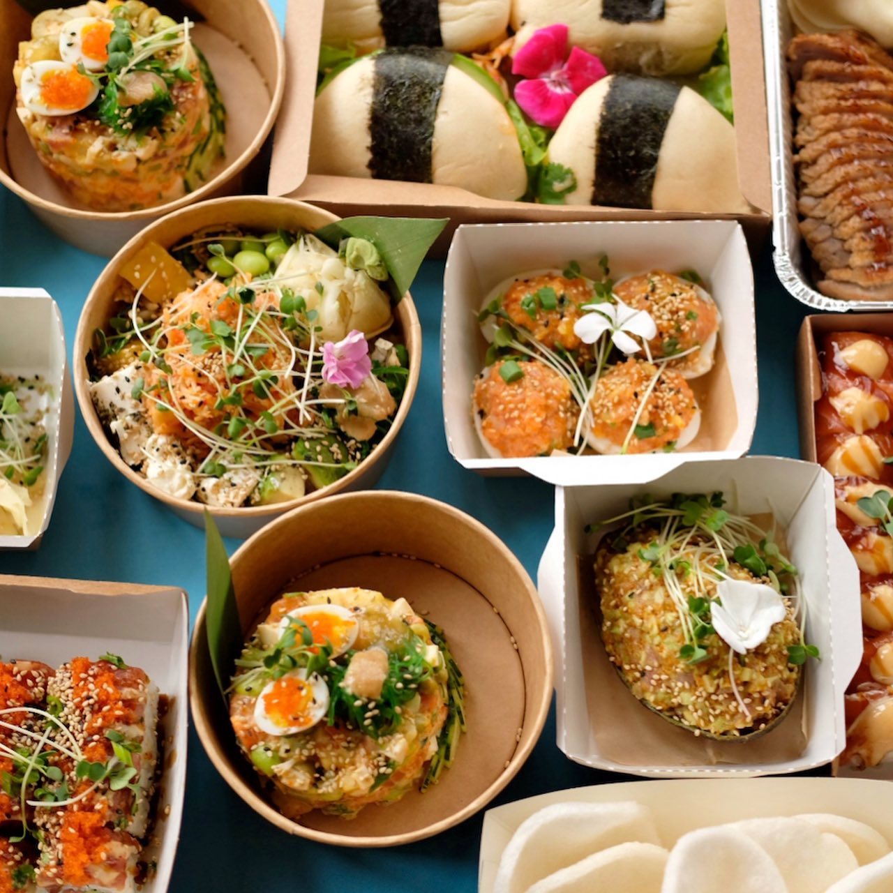 Где заказать новогоднее меню с доставкой в Одессе. Праздничный бокс от кафе Lazy Crazy