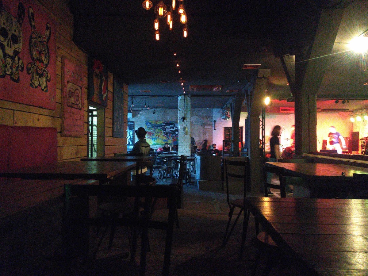 В More Music Club выступит группа Postcard.