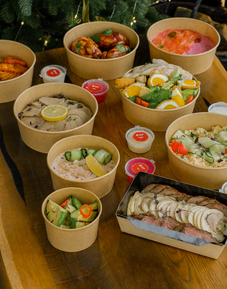 Где заказать новогоднее меню с доставкой в Одессе. Праздничный бокс от Synergy Group