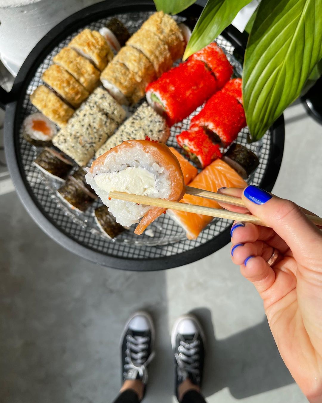 Роллы от онлайн-ресторана Time Out.