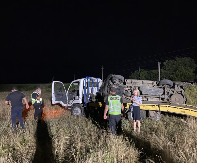 В Одесской области локомотив столкнулся с эвакуатором.