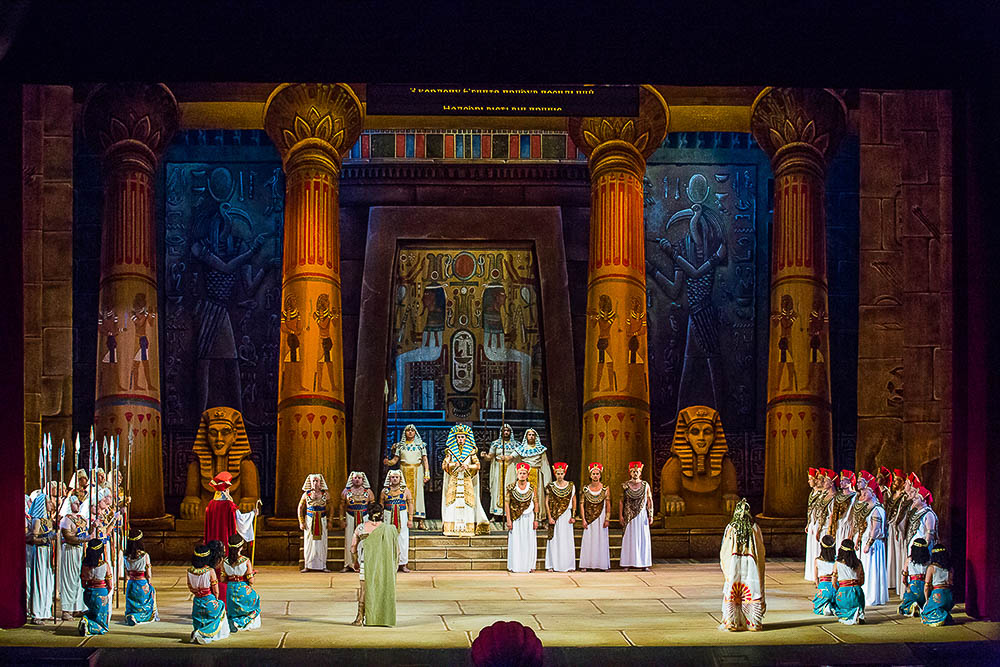 Опера "Аида" на сцене Одесского оперного театра.