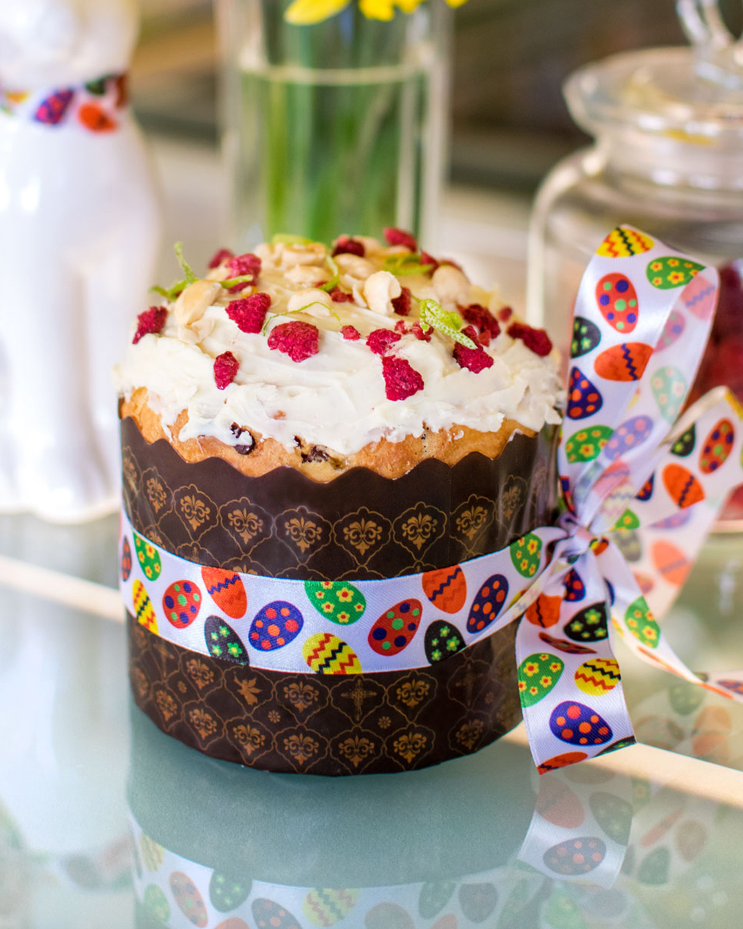 Паска з цукатами вишні, курагою та чорним шоколадом від ресторану Antica Cantina.