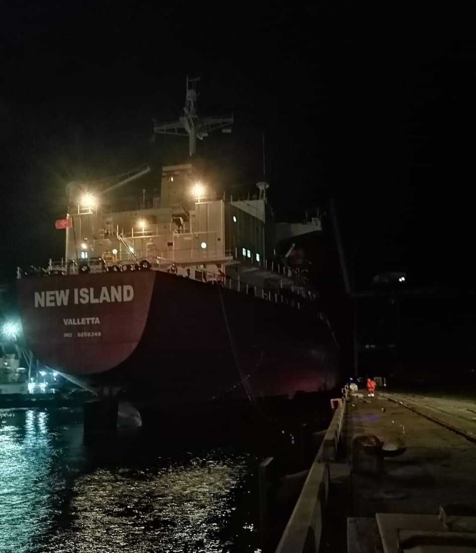 З портів Великої Одеси вийшли п'ять суден, а до порту Чорноморськ зайшло судно під завантаження.