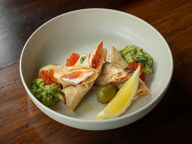 Млинці з лососем в YUG.