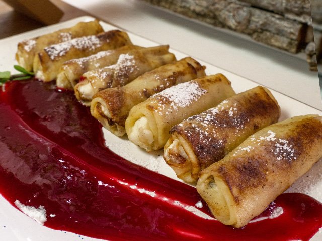 Налистники з сиром у ресторані "Кум та кума".