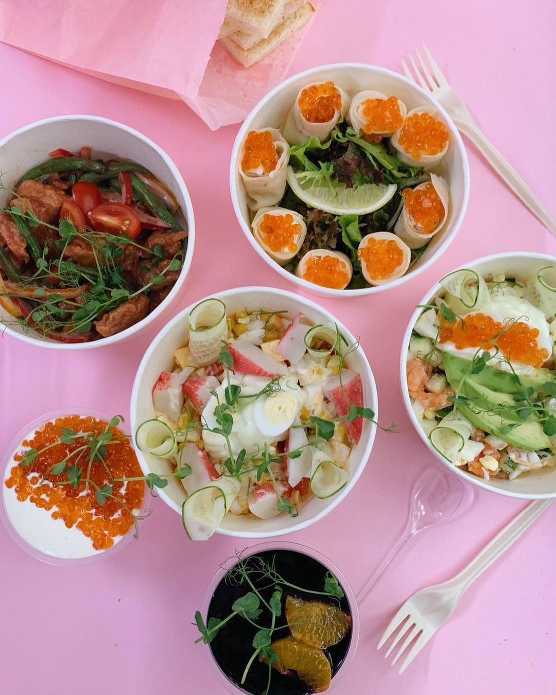 Новогоднее меню от службы доставки еды "Вилки-палки".