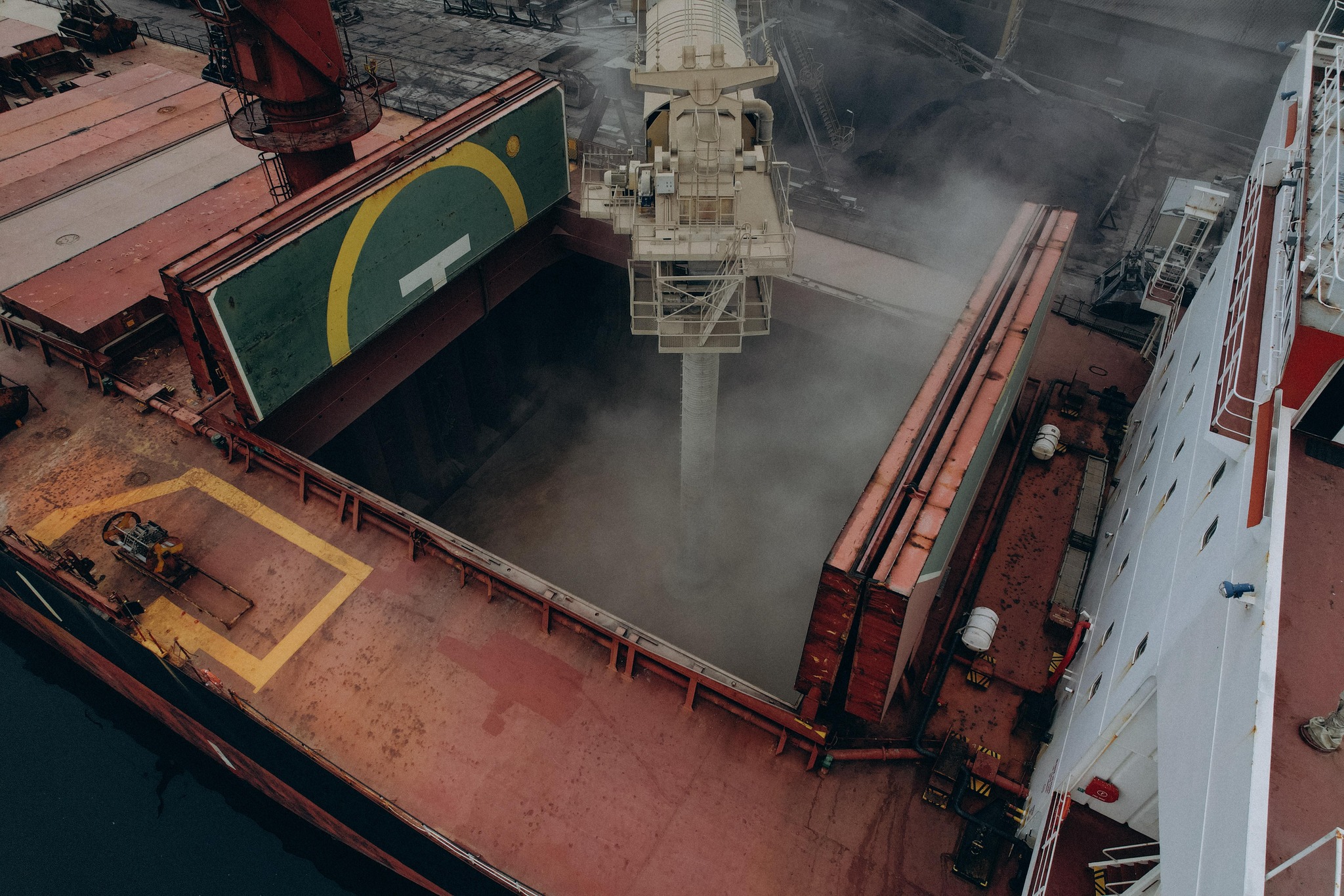 За последние два дня из портов Большой Одессы вышли девять судов.