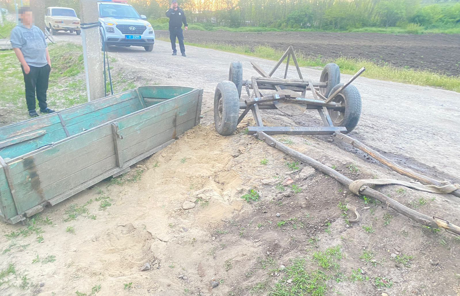 В Одесской области пьяная 19-летняя девушка на легковушке врезалась в воз с детьми.