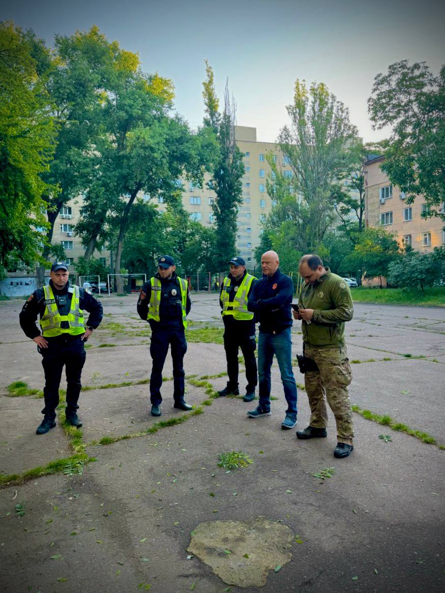 Геннадій Труханов на місці падіння знищеного БпЛА.