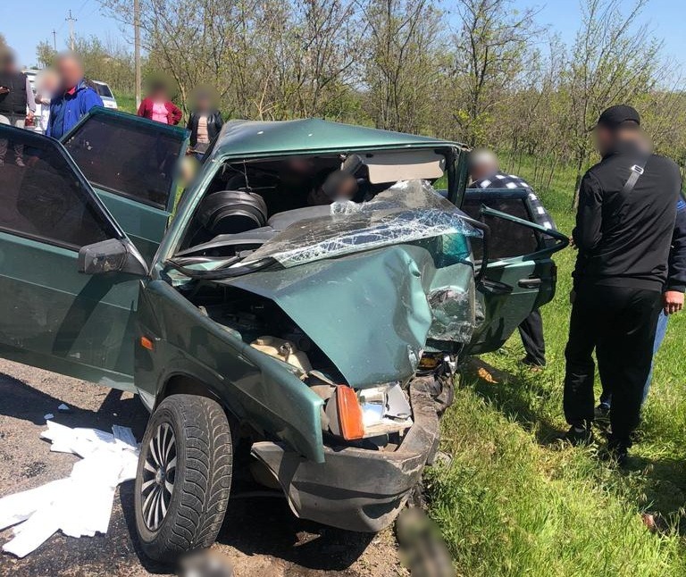 В Одесской области в ДТП пострадали шесть человек.