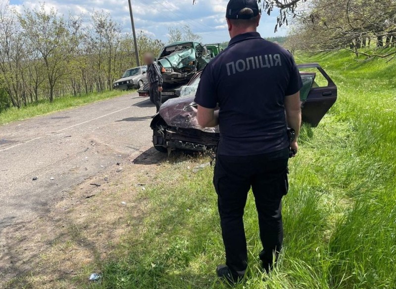 В Одесской области в ДТП пострадали шесть человек.