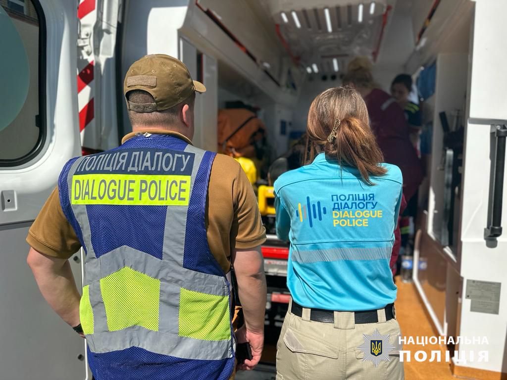 В Одесской области мужчина держал в заложниках своих жену и маленькую дочку.