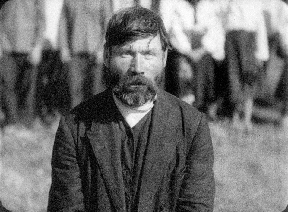 Кадр из фильма "Земля".