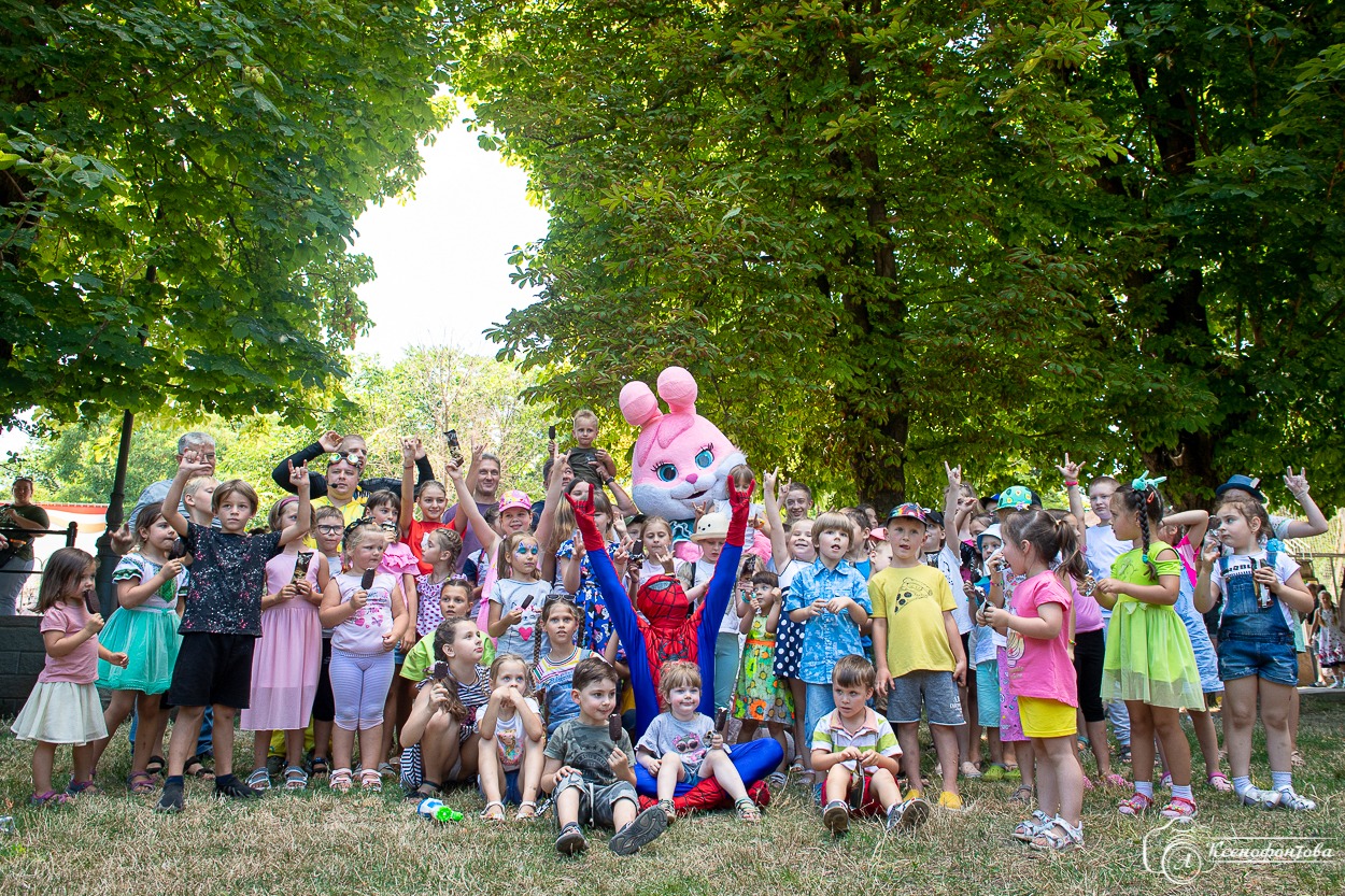 Зоопарк приглашает на праздник ко Дню защиты детей.