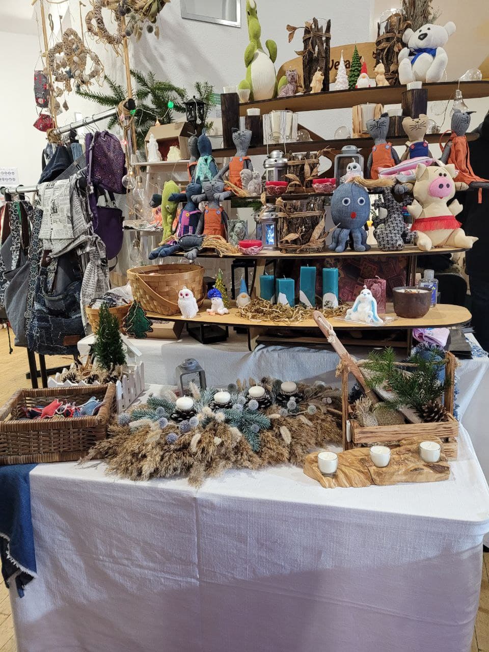 Игрушки на ярмарке в Кирхе.