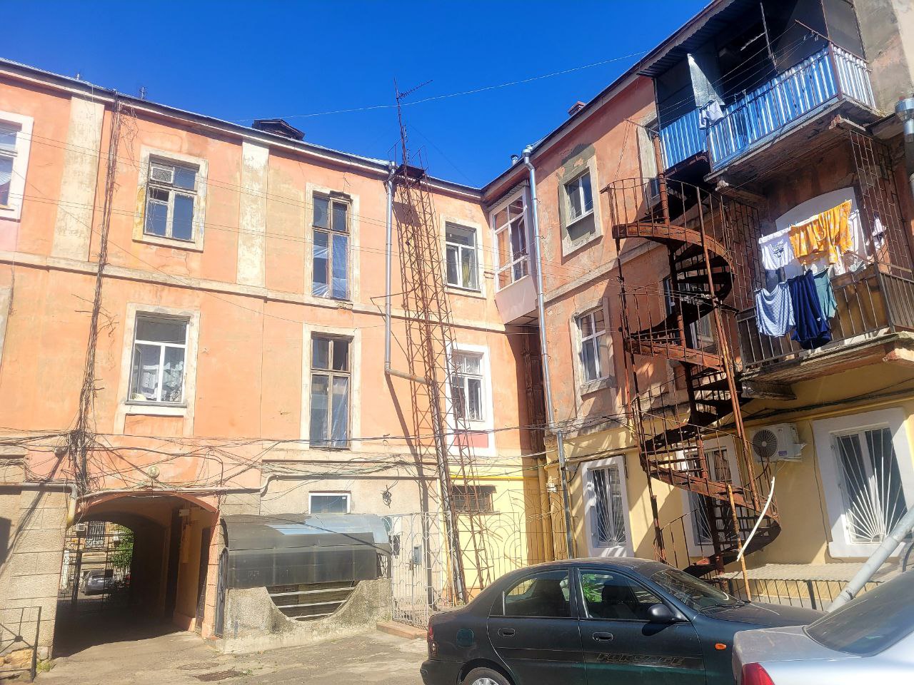 Дворик на улице Коблевская, 26.