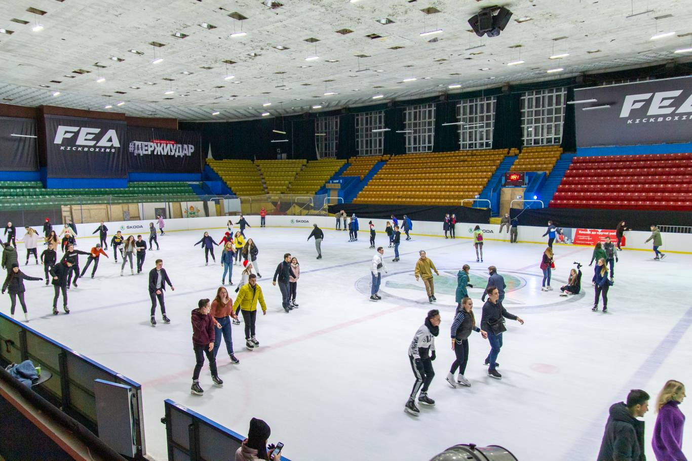 Пятничные катания во Дворце Спорта.