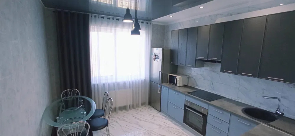 Квартира з євроремонтом у районі обласної лікарні.