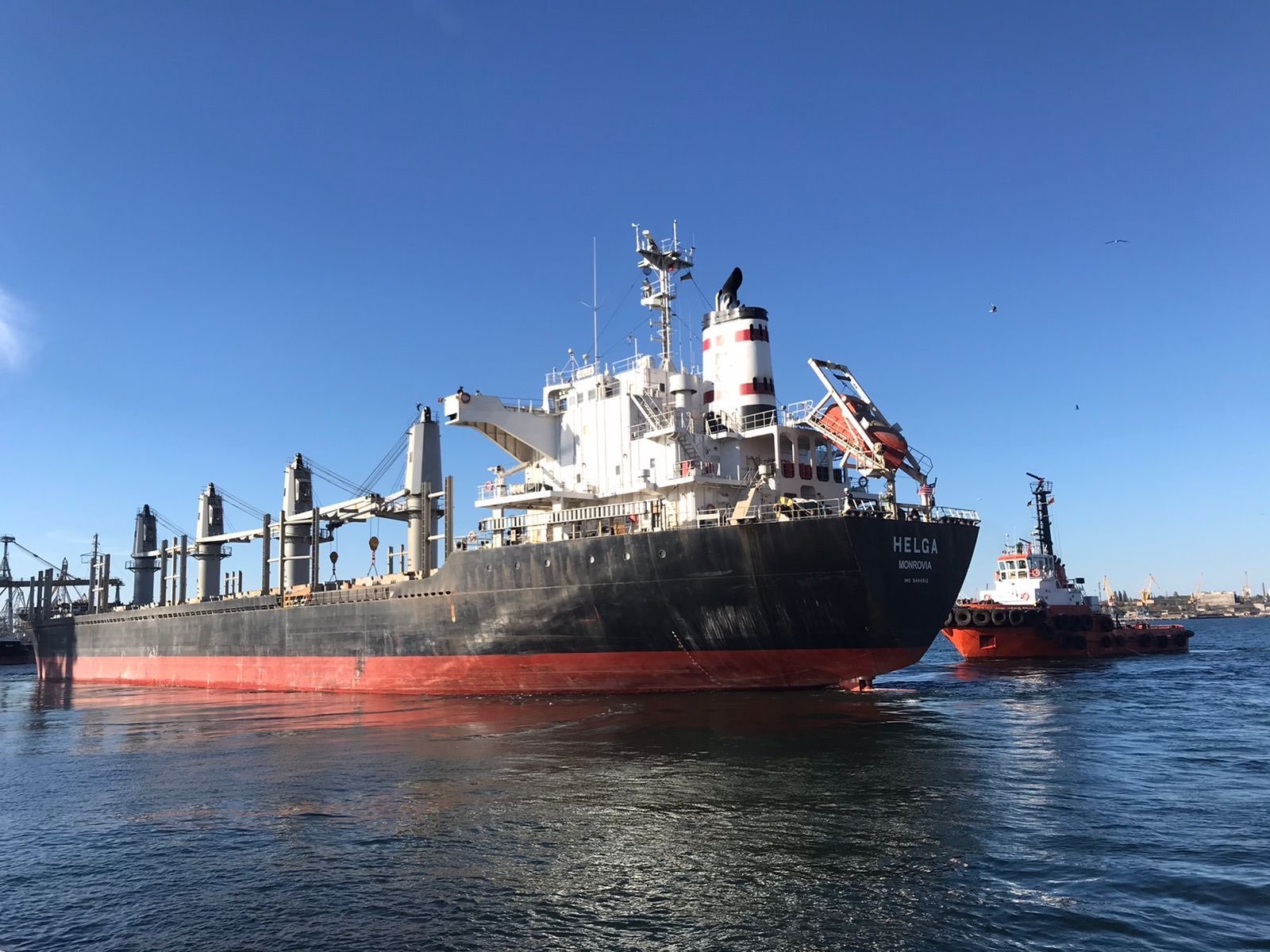 Из портов Одесса и Южный вышли четыре судна с агропродукцией.