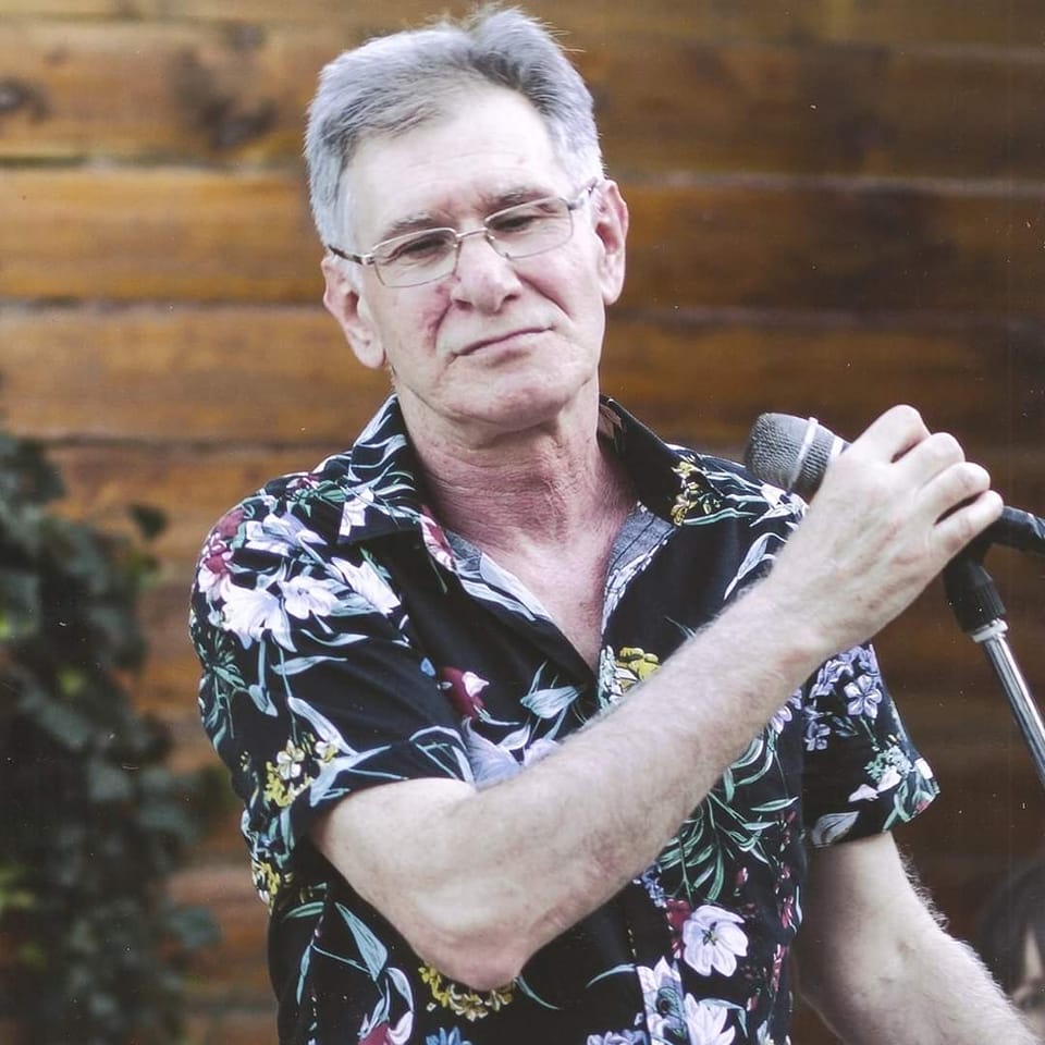 На балконе джаз-клуба "Перрон №7" выступит Александр Коханчик.