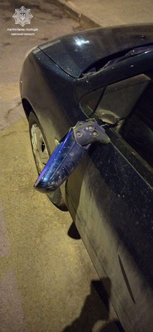 В Одессе пьяный неадекват крушил автомобили.