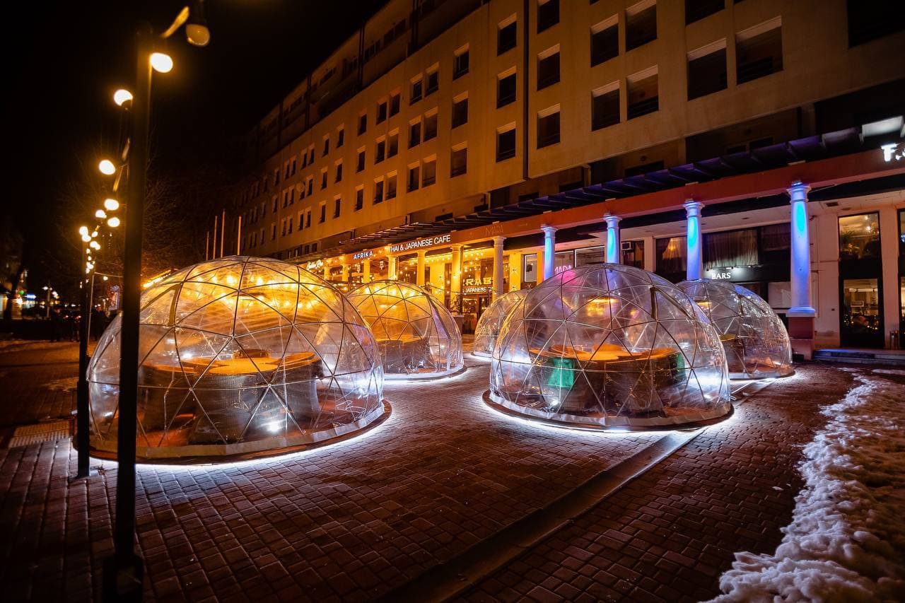 Зимняя площадка кафе на Греческой площади. || Фото: t.me/xydessa