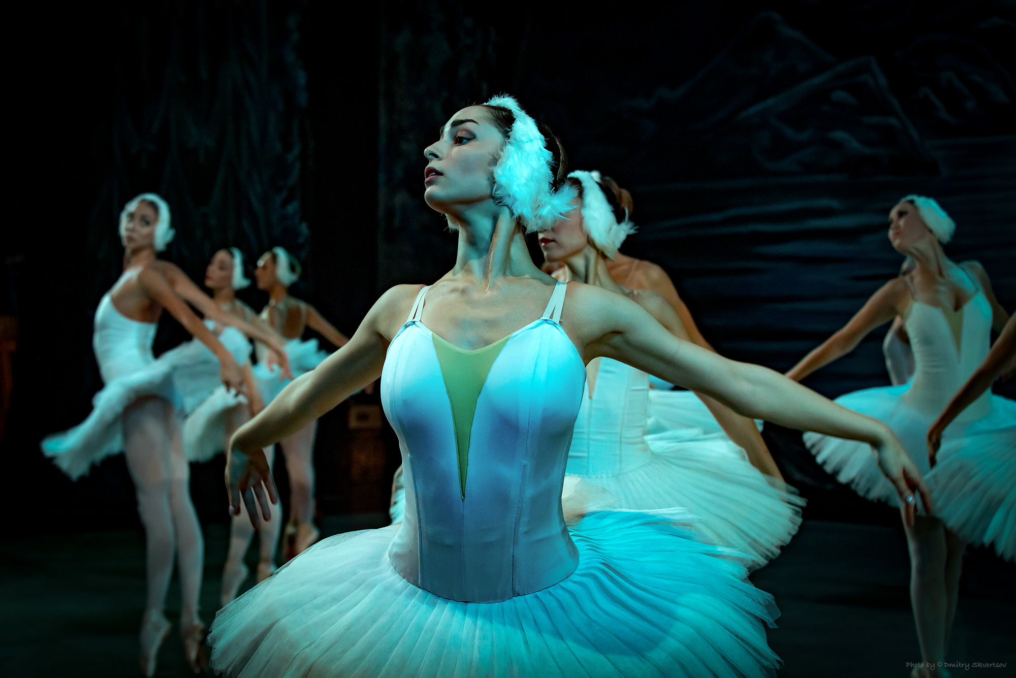 Балет "Лебединое озеро".