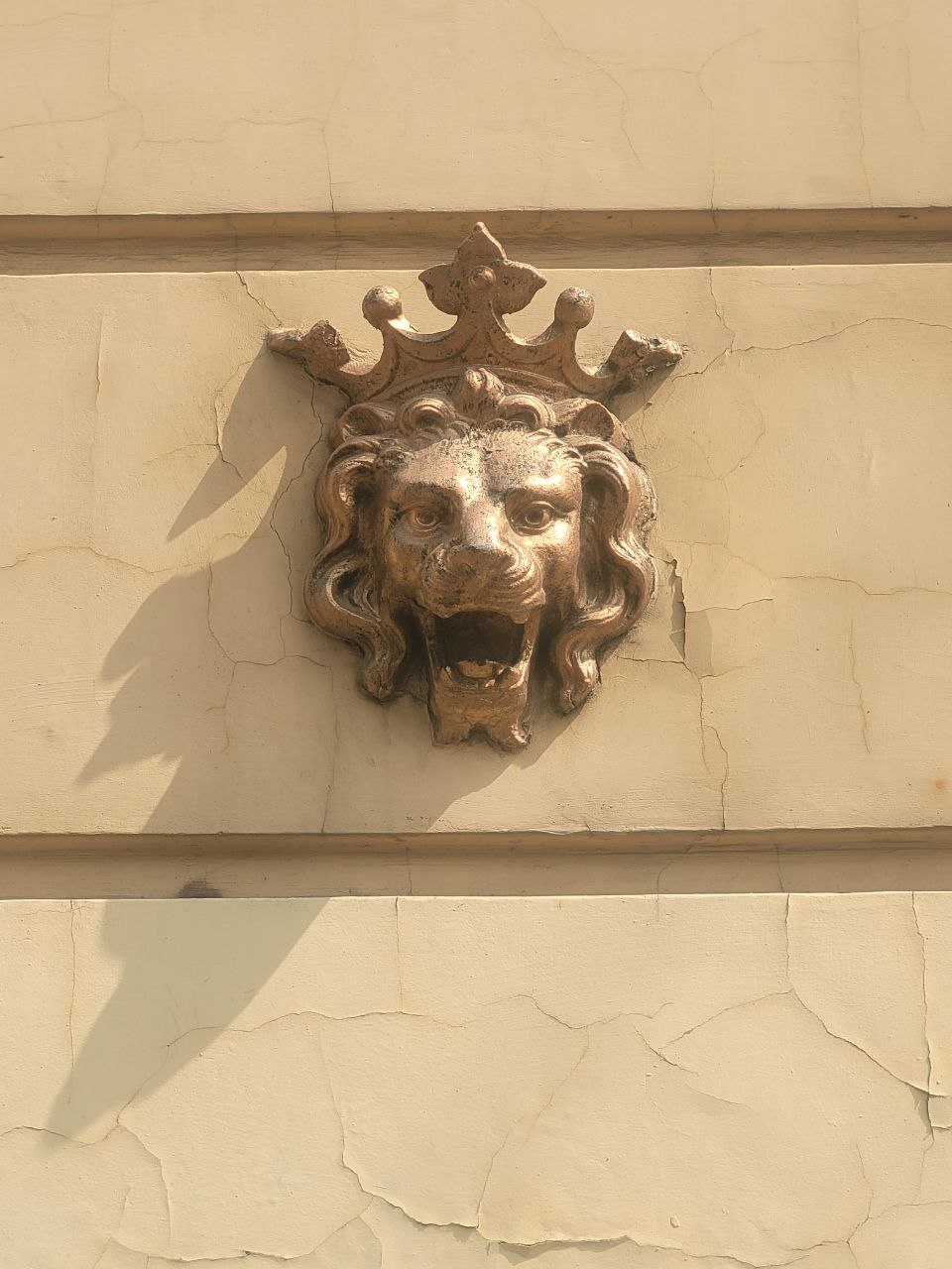 Лев на вулиці Ланжеронівська, 8.