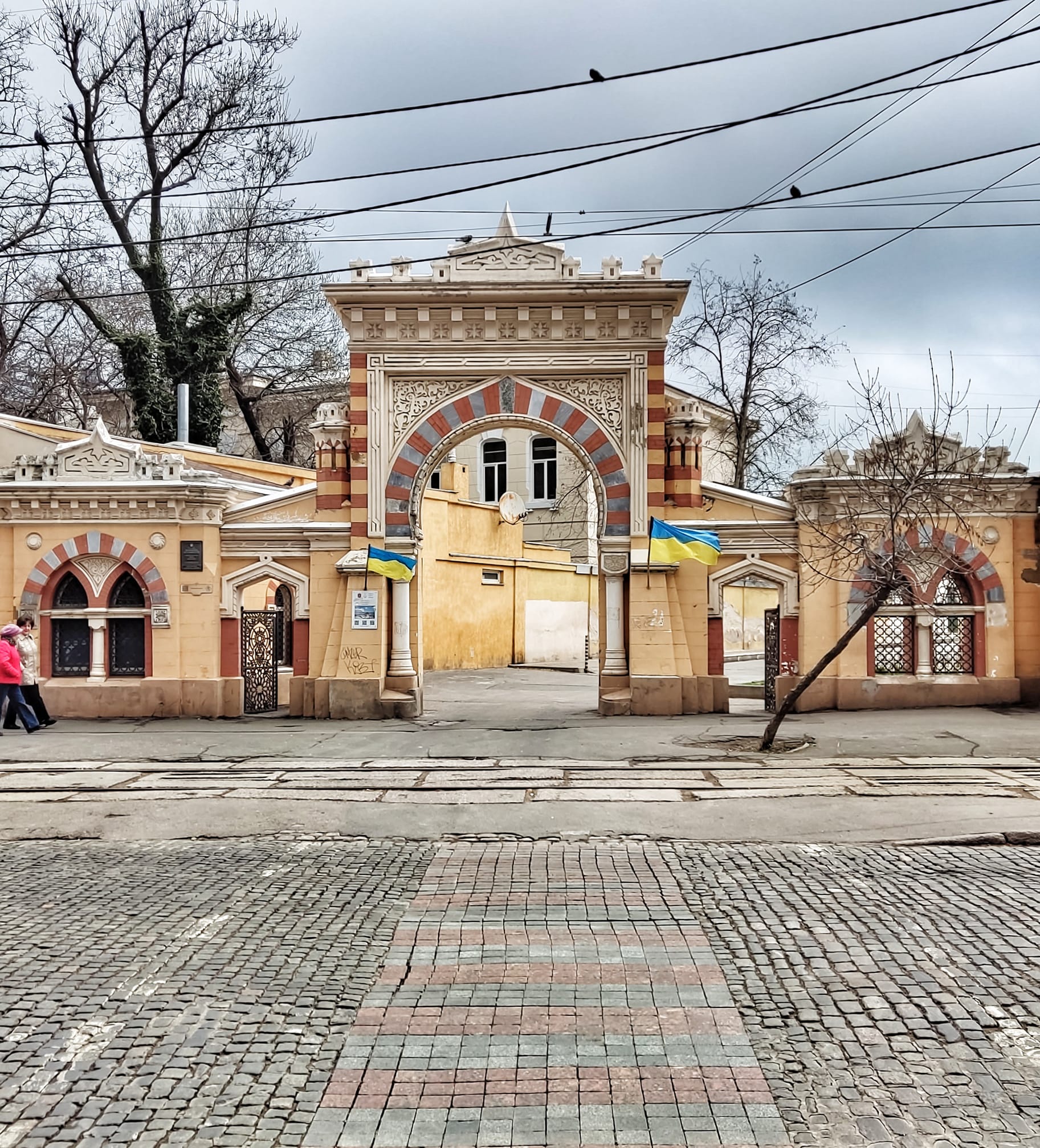 Мавританская арка на Французском бульваре.