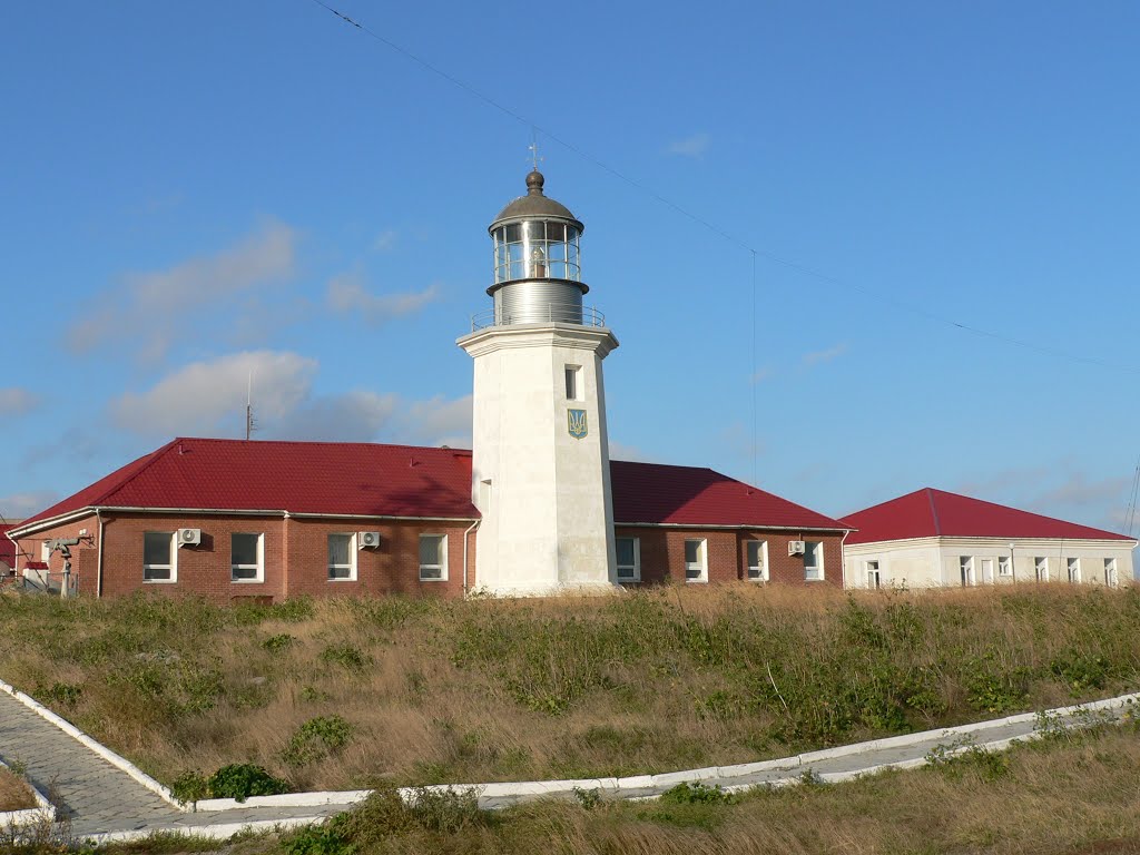 Маяк на Зміїному острові.