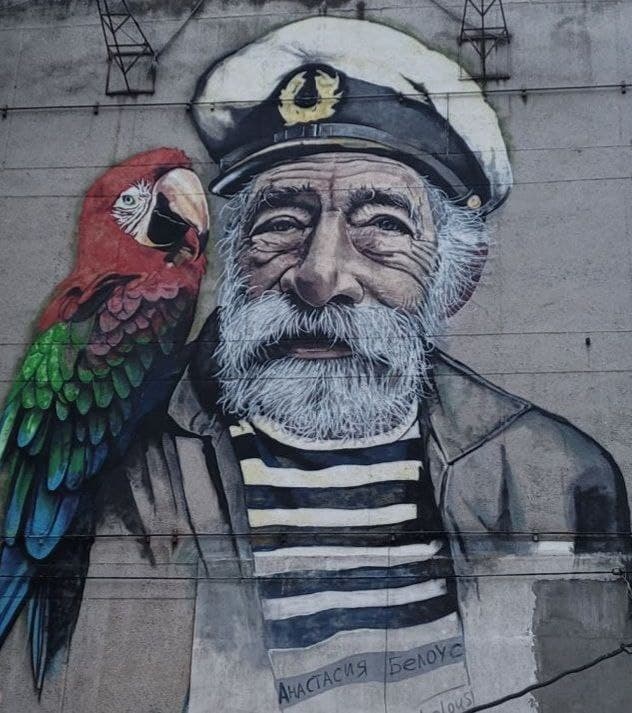 Мурал "Моряк з папугою".