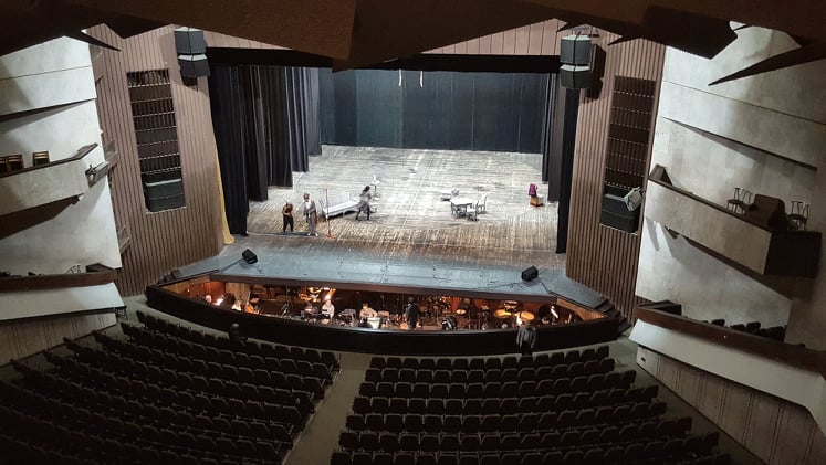 Зал театра Музкомедии.