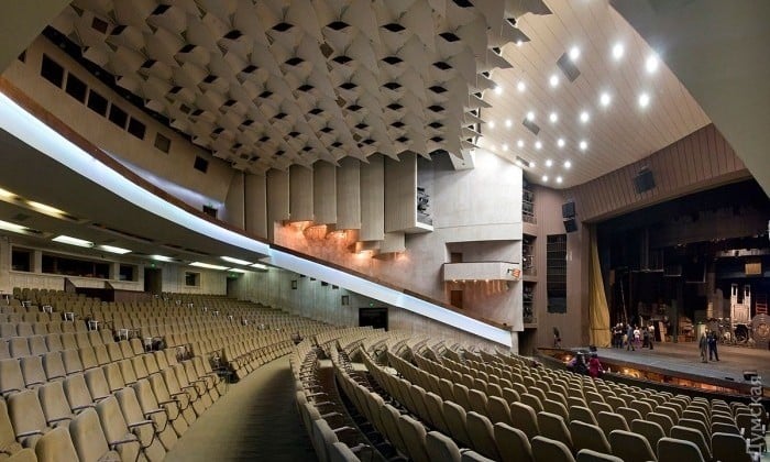 В Музкомедии покажут спектакль "Лгунья".