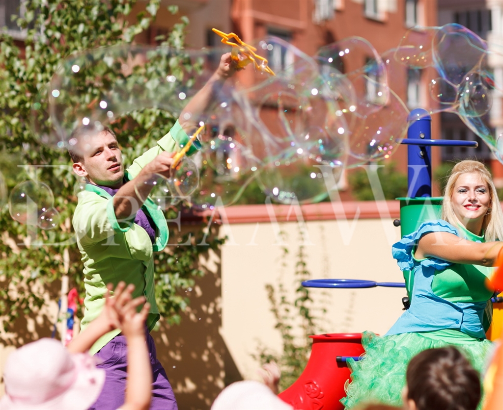 Шоу мильних бульбашок.