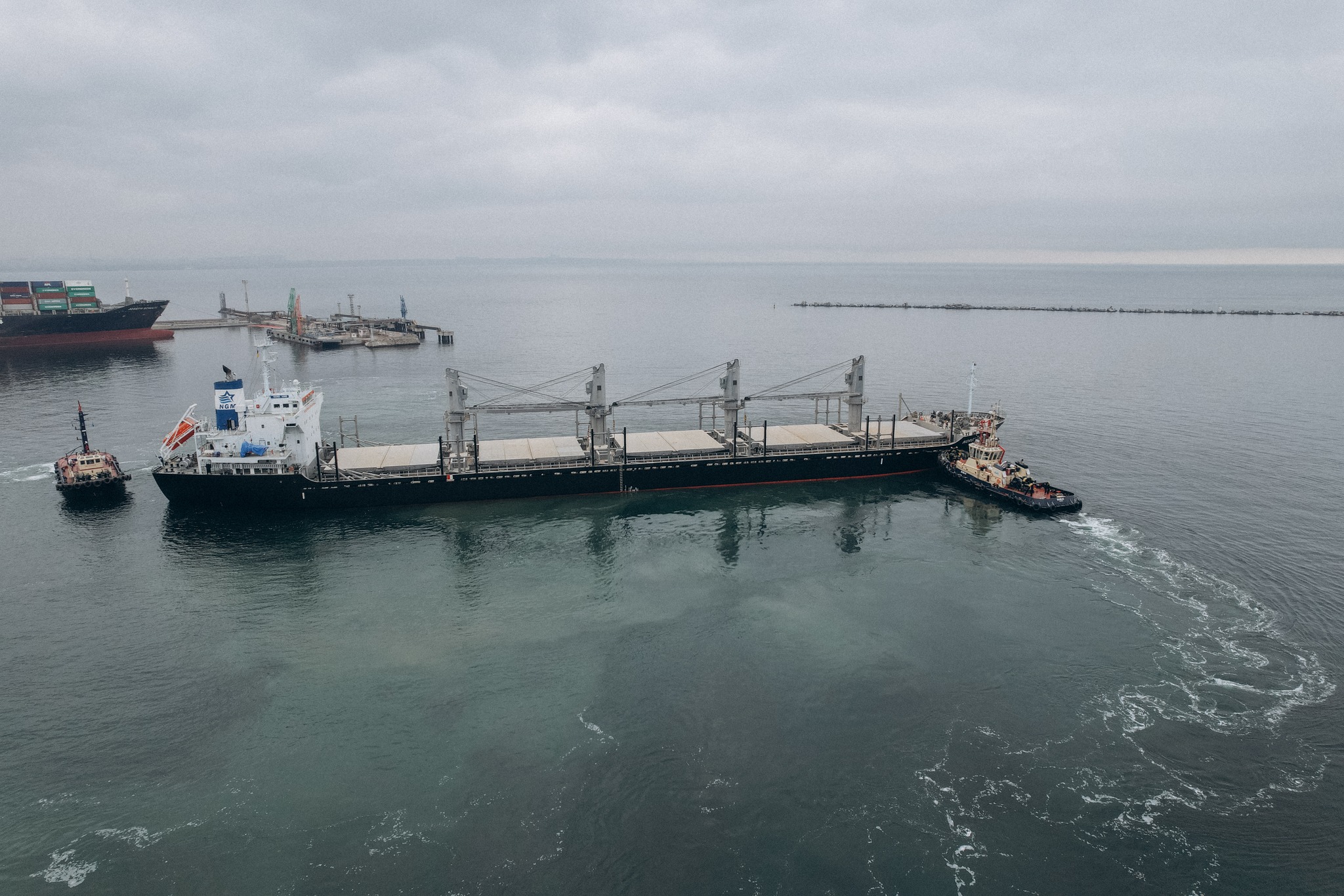 Из Одесского порта отправилось судно с гуманитарной пшеницей для Эфиопии.