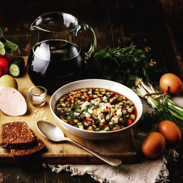 Под балконами джаз-клуба "Перрон №7" состоится суп-драйв с дегустацией окрошки.