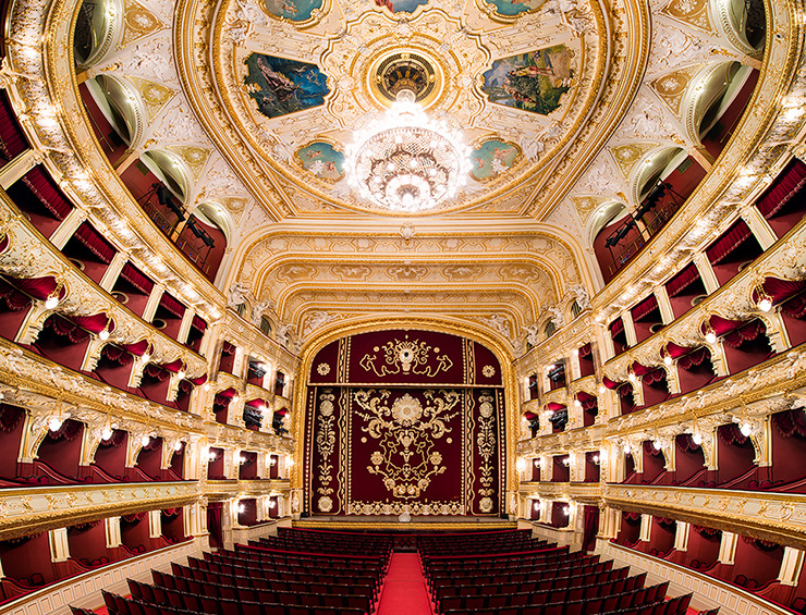 Зал Оперного театра.