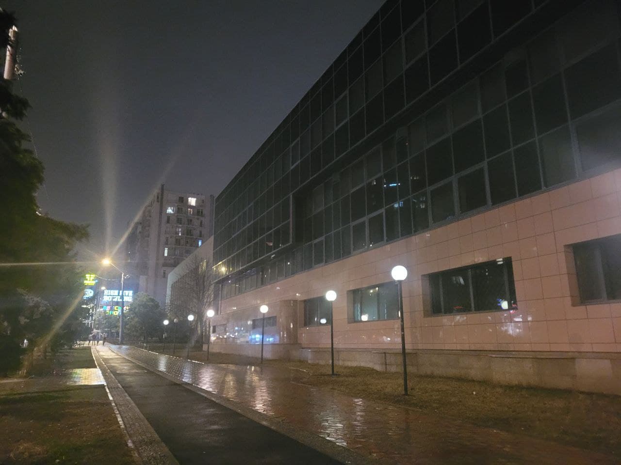 Освещение на улице Черняховского.