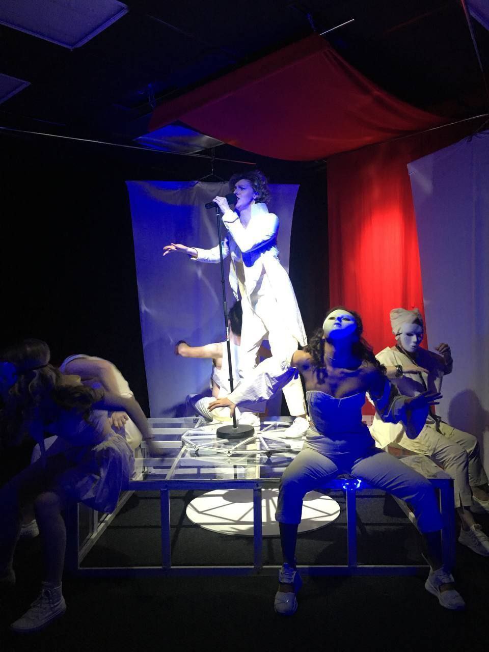 Спектакль "Отель двух миров".