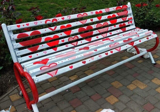 Лавочка в парке Марка Твена.