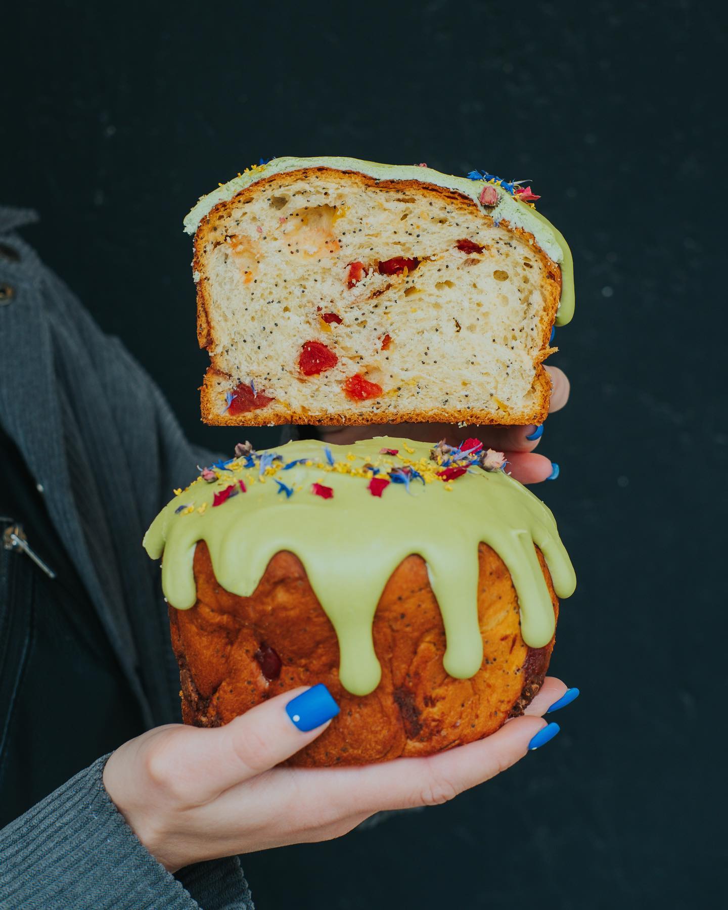 Паска з маком у кав'ярні Atelier.