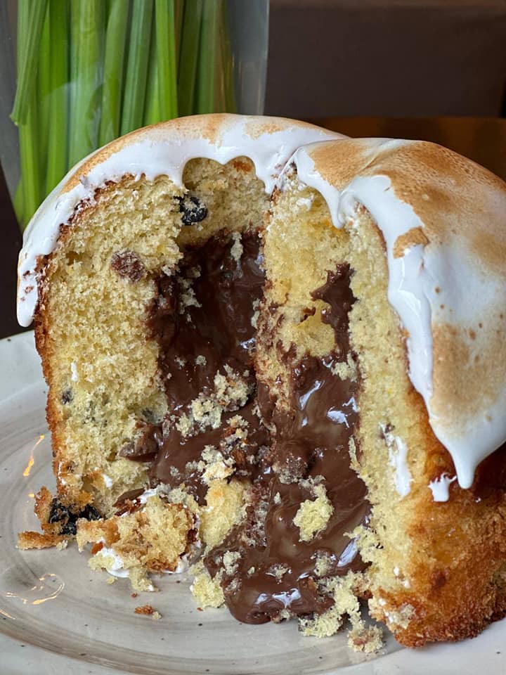 Паска із шоколадом у кав'ярні Bread.