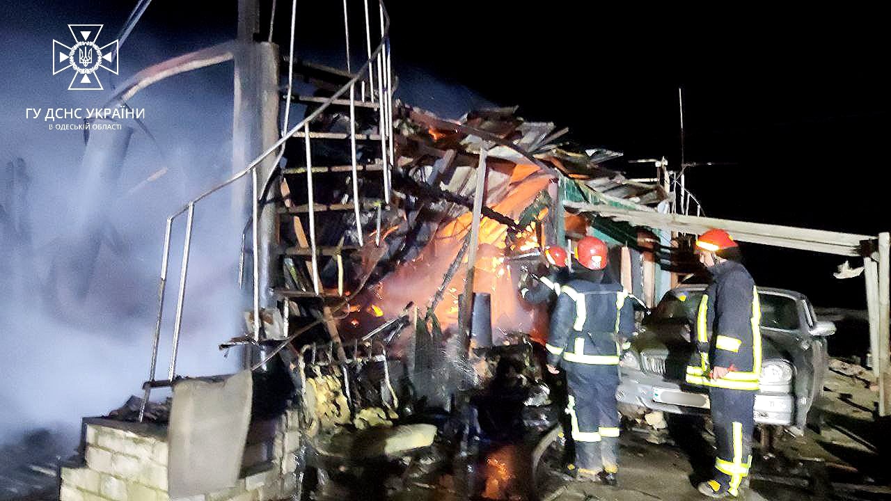 В Одесской области вспыхнул пожар на базе отдыха.