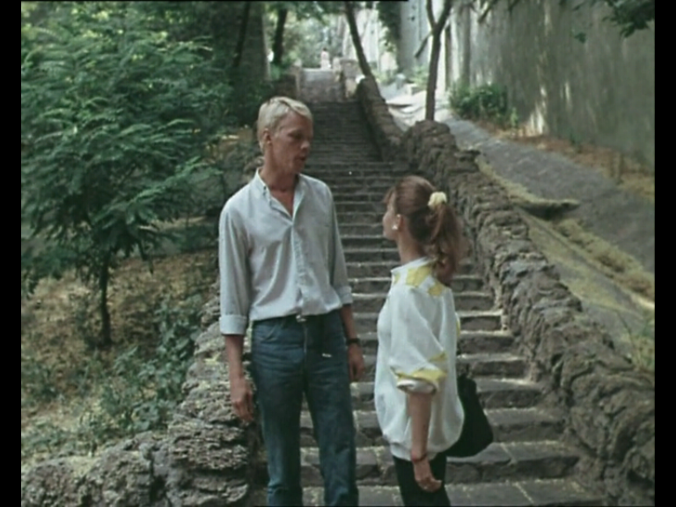 Финальная сцена первой серии фильма "Приморский бульвар".